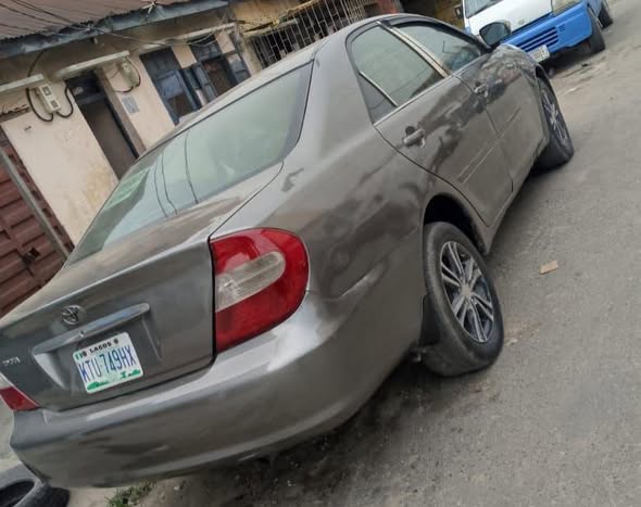 A picture of 2004 Toyota Camry