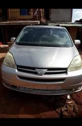 A picture of TOYOTA SIENNA 04 05 TOKUNBO AT AKUTE OGUN STATE