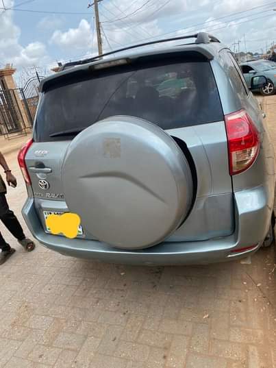 A picture of Toyota rav4 2008