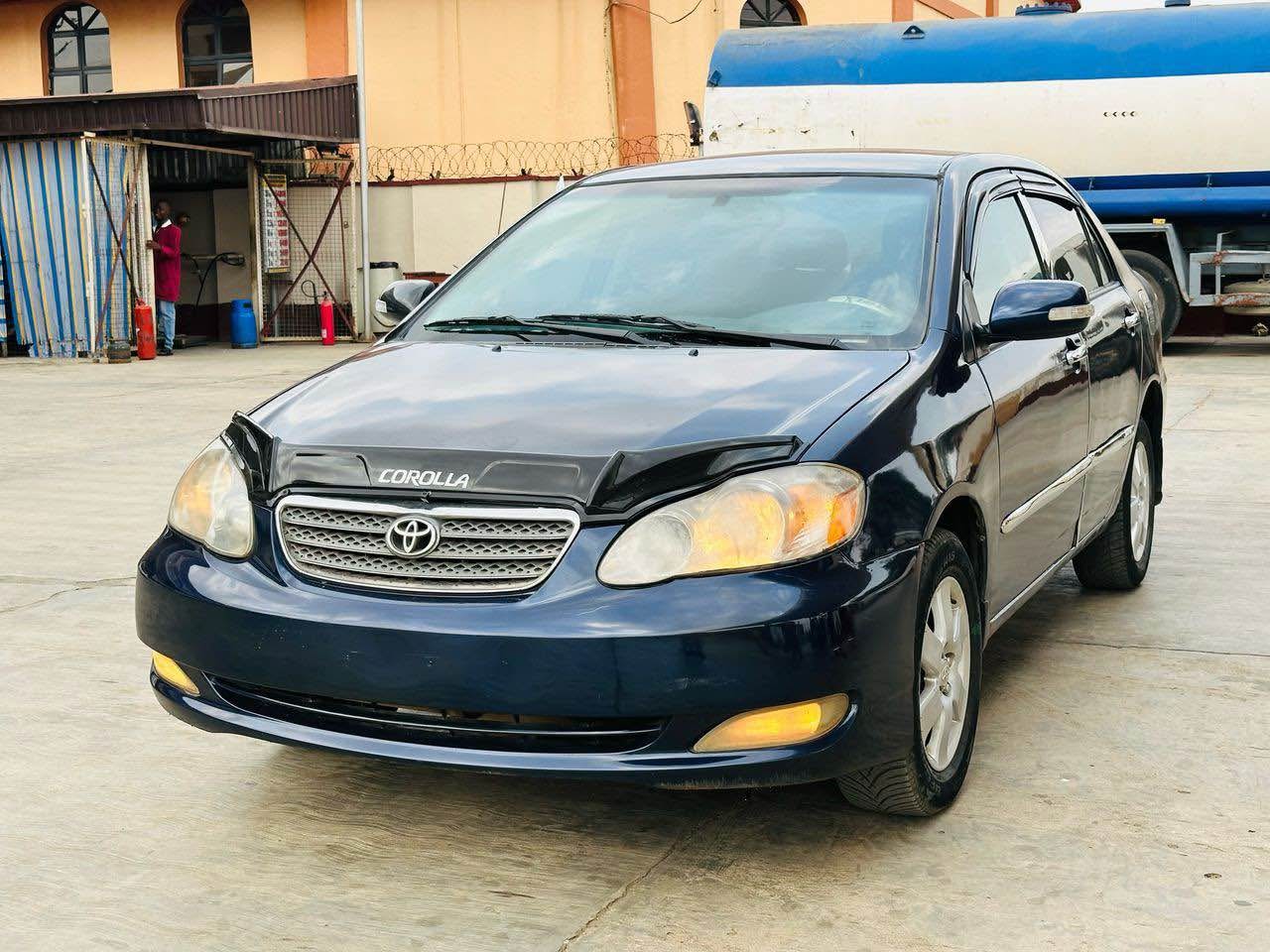 A picture of  TOKS STANDARD 2005 TOYOTA Corolla LE model on belt