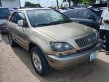 A picture of 2000 LEXUS RX300