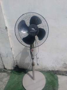 A picture of Feni ya stand tsh 30000 tu