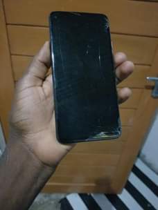 A picture of Google pixel 4a 5g gb128 ram6 net4g mwenye kioo machine