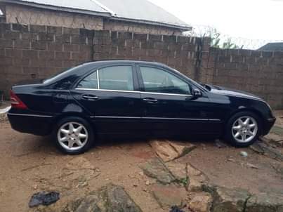 A picture of Superb Mercedes benz c320