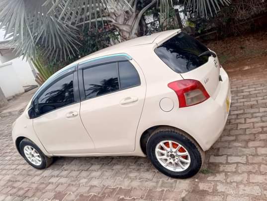 A picture of Vitz inauzwa bei ml 6.5 Con 0716574262 Idd lugebe Tegeta