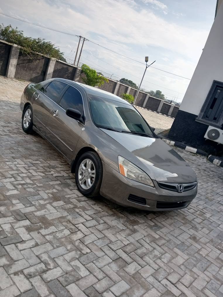 A picture of EXTREMELY SUPER SHARP HONDA DC 07 MODEL FIRST BODY FLASH