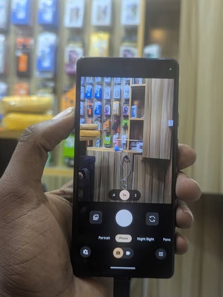 A picture of Google pixel 6a 128 gb finger 350k TU 0718208822