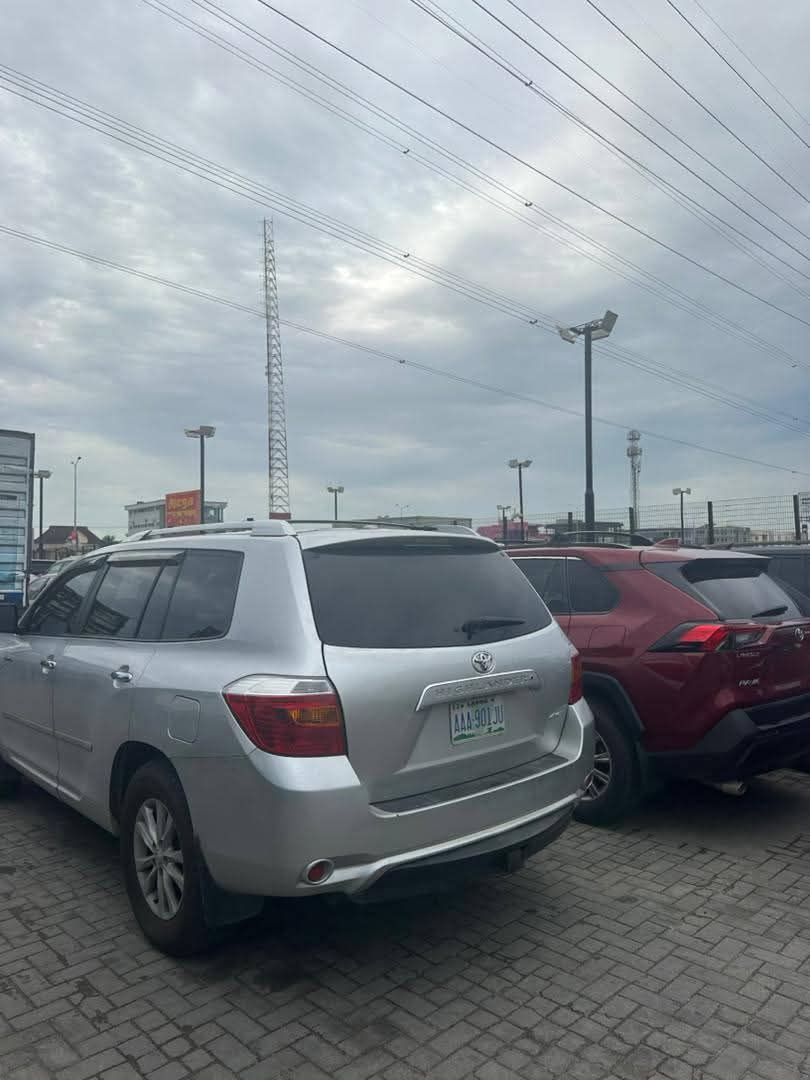 A picture of Car