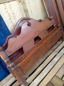 A picture of Nauza na kununua vitu used kama vile kitanda sofa kabati