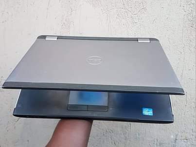 A picture of Dell i5 laptop