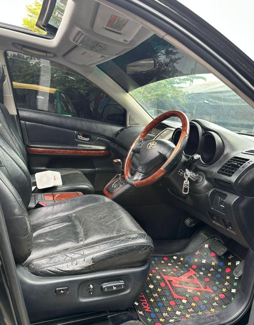 A picture of Toyota harrier