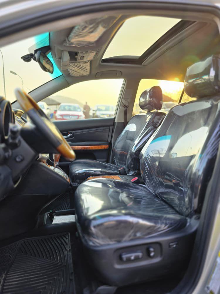 A picture of FOREIGN USED 2006 LEXUS RX 350