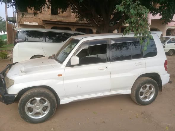 A picture of Mitsubishi GDi O 5 seater in good condition