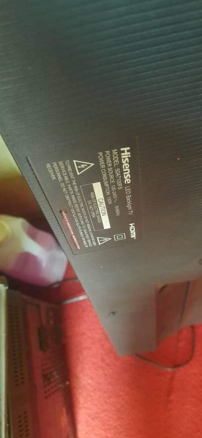A picture of Hisence smart 50inches used bha some bit of e line