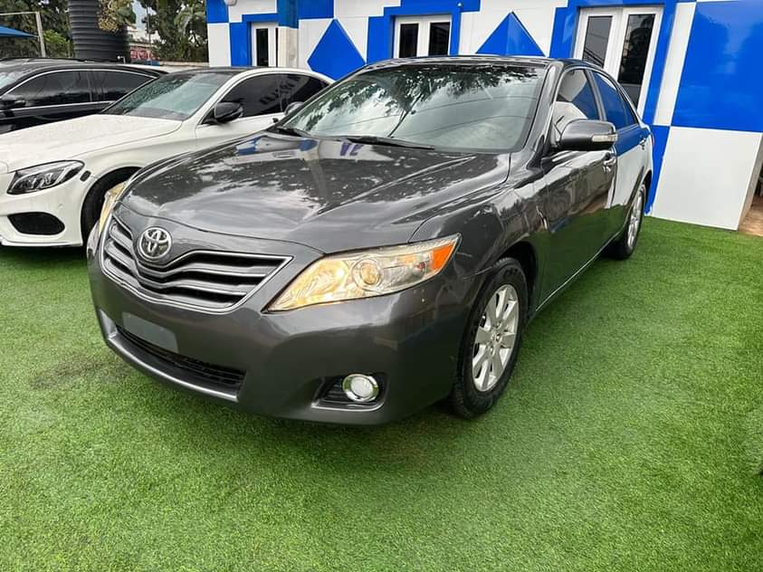 A picture of Toyota Camry XLE V6 2010 Registered First body Highest Grade