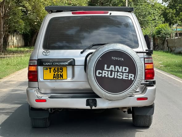 A picture of TOYOTA LANDCRUISER VX