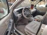 A picture of 2005 highlander with notyn to fix 08167484423