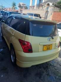 A picture of TOYOTA IST