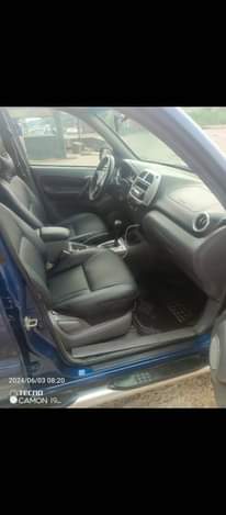 A picture of Toyota Rav4 2003 Engine and Gear very sound AC is