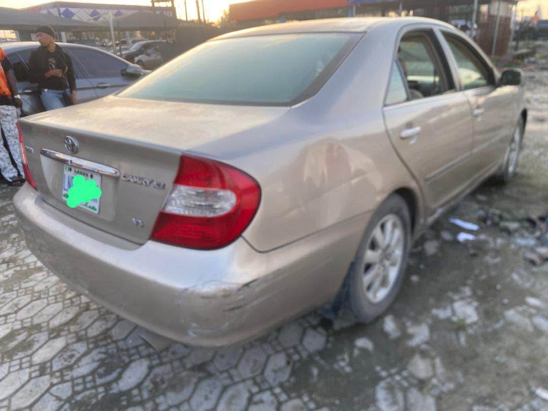 A picture of Toyota Camry 2004 XLE