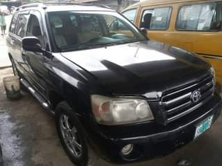 A picture of 2007 Toyota Highlander 3 row seat