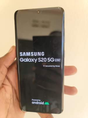 A picture of SAMSUNG S20 5G. AT ONLY 320000.