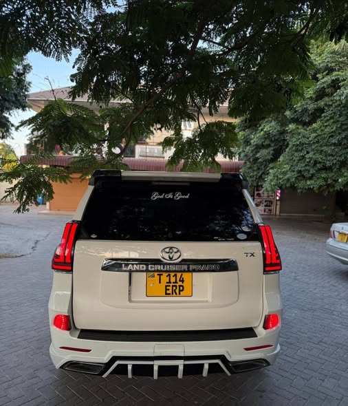 A picture of NAITUPA LANDCRUSER PRADO 150 ERP bei 89mil maongezi GARI IMETUNZWA