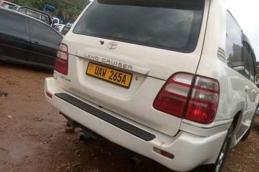 A picture of Toyota Land cruiser v8