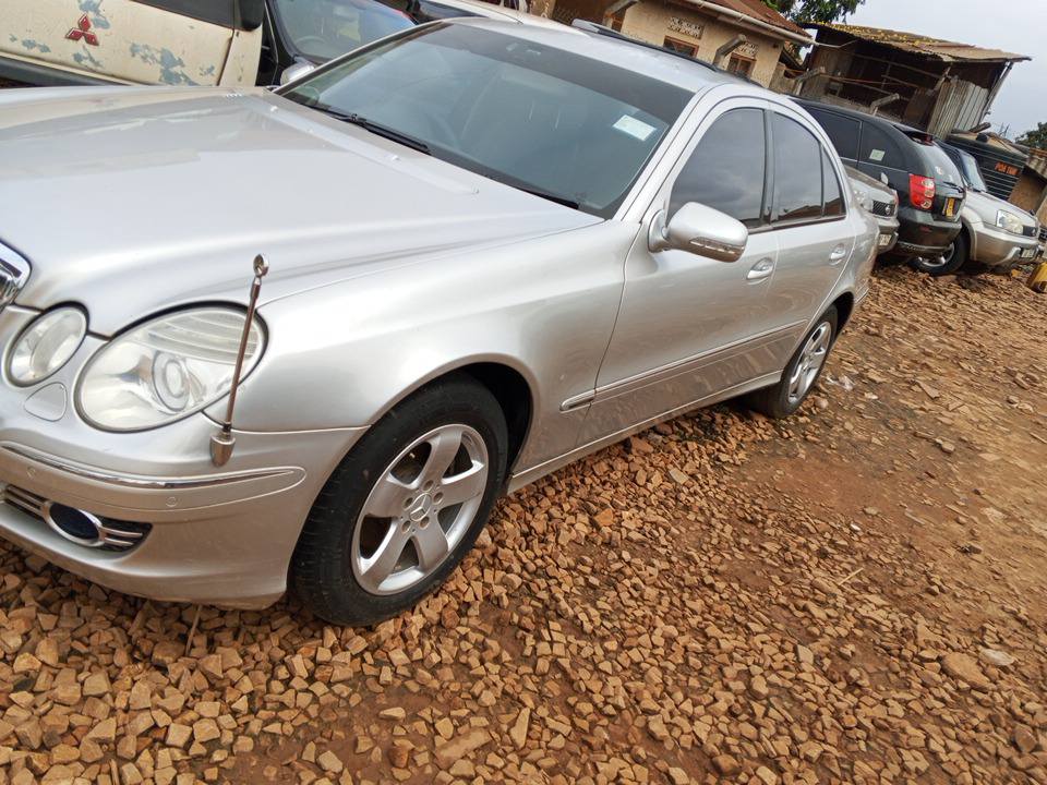 A picture of Mercedes Benz e240 petrol