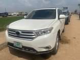 A picture of TOYOTA HIGHLANDER 2008