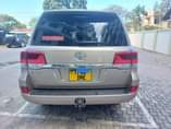 A picture of TOYOTA LANDCRUISER VX V8