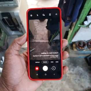 A picture of NAUZ SAMSUNG GALAXY A20 INA KLEKI KWA JUU 32GB RAM