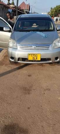 A picture of Toyota raum 7 5mln