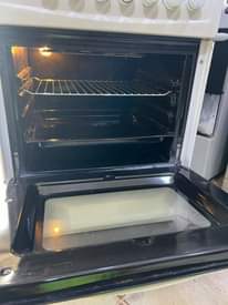 A picture of Jiko kubwaa plate 4 2umeme 2 gass Bei 285000 Pigaa