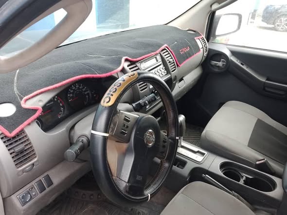 A picture of 2000 Nissan xtera