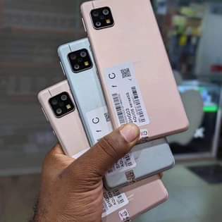 A picture of SHARP AQUOS SENSE 5G