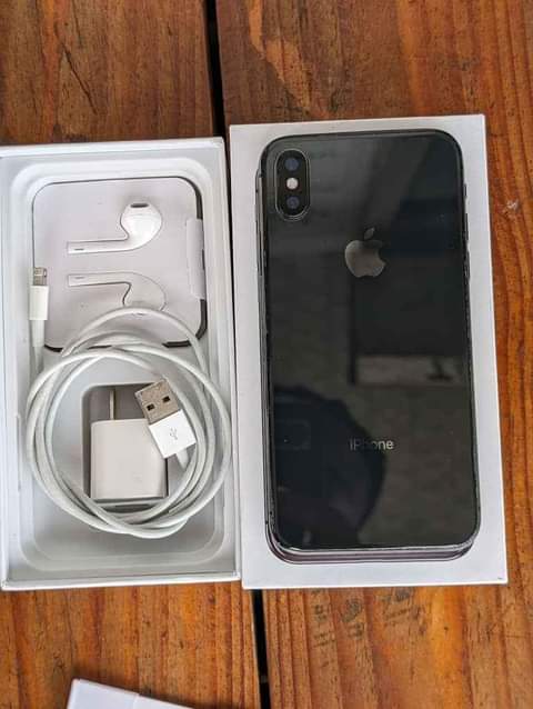 A picture of Iphone X
