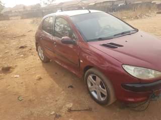 A picture of PEUGEOT 206