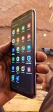 A picture of Samsung s8 with 64GB 4GB ram no dot or cracks
