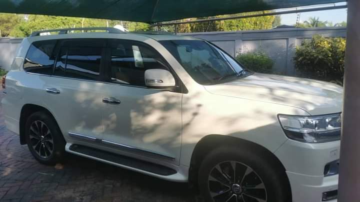 toyota land cruiser