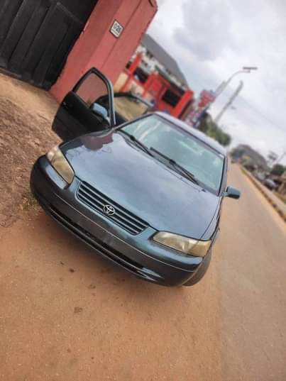 A picture of 2000 Toyota camry 2000