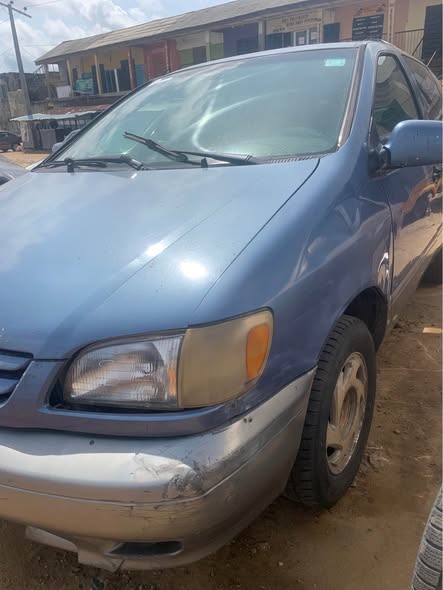 A picture of Toyota Sienna