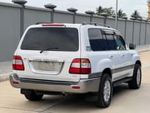 A picture of TOYOTA LAND CRUISER VX