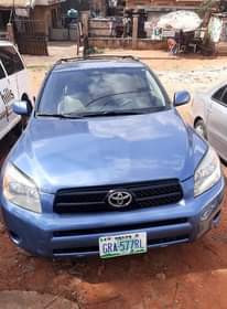 A picture of Toyota Rav4 08 model 3 row seat Everything is working