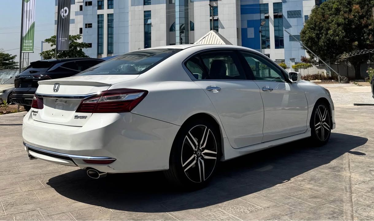 A picture of Foreign used 2017 Honda Accord Sport with complete papers 18