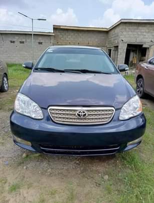 A picture of Toyota Corolla 04