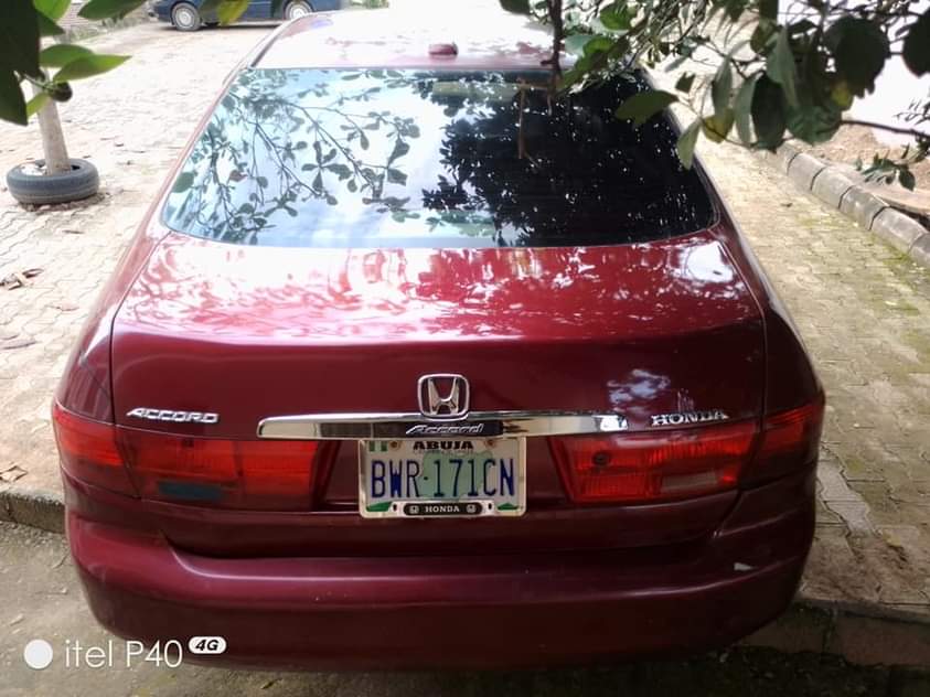 A picture of Honda Accord 04