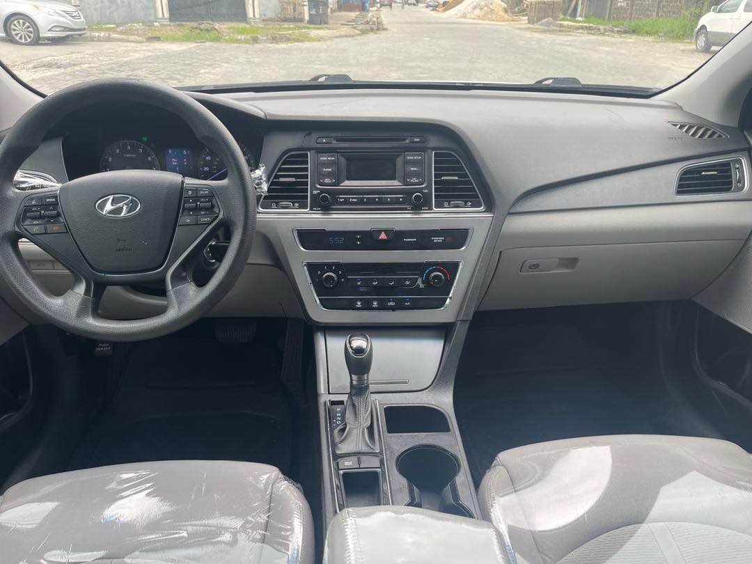 A picture of Hyundai Sonata 2015