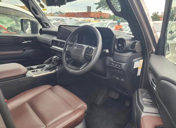 A picture of TOYOTA LAND CRUISER PRADO J250