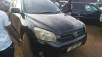 A picture of Rav4 4sale call me on 256751331103 or what app is
